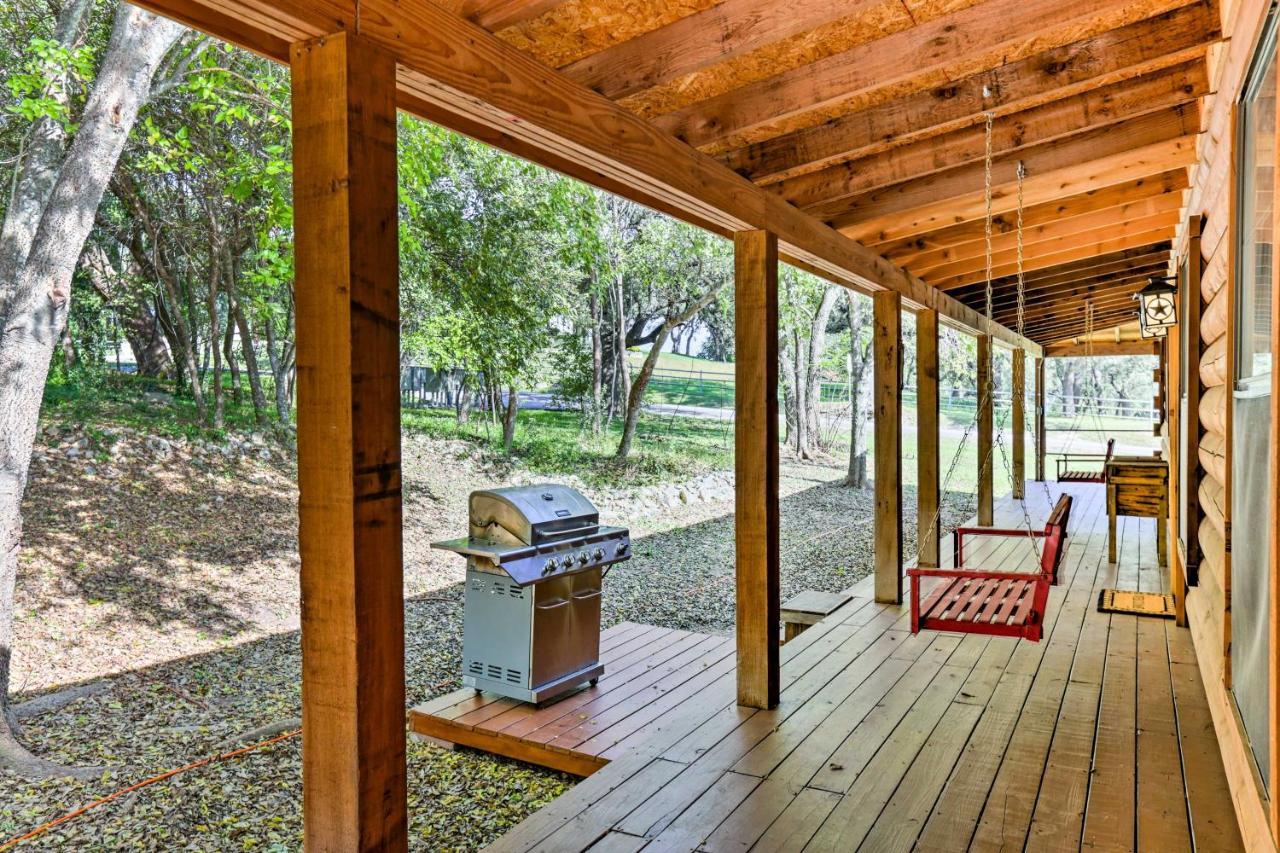 Villa Cozy New Braunfels Family Cabin With Porch And Views! Exterior foto